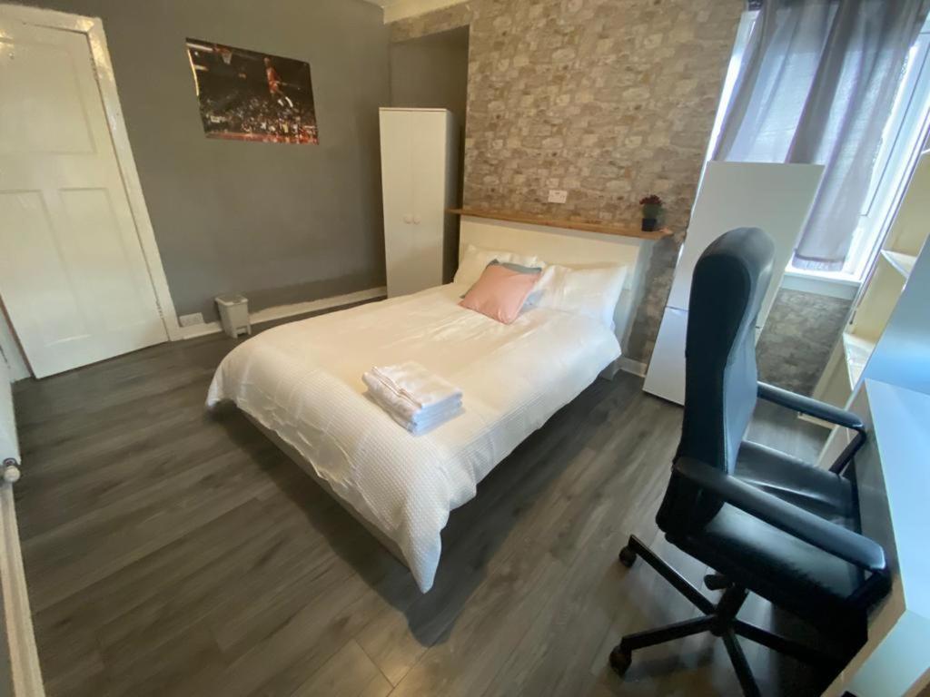 Lovely Private Room In Sandilands Dr Ab24 Aberdeen Eksteriør billede