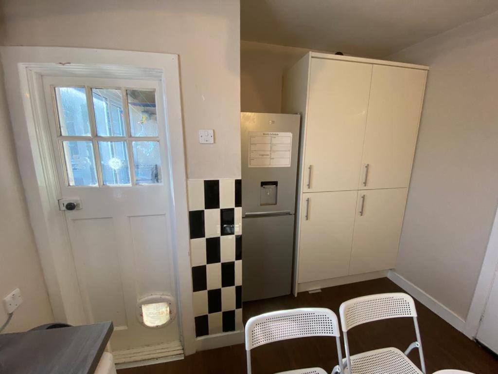 Lovely Private Room In Sandilands Dr Ab24 Aberdeen Eksteriør billede