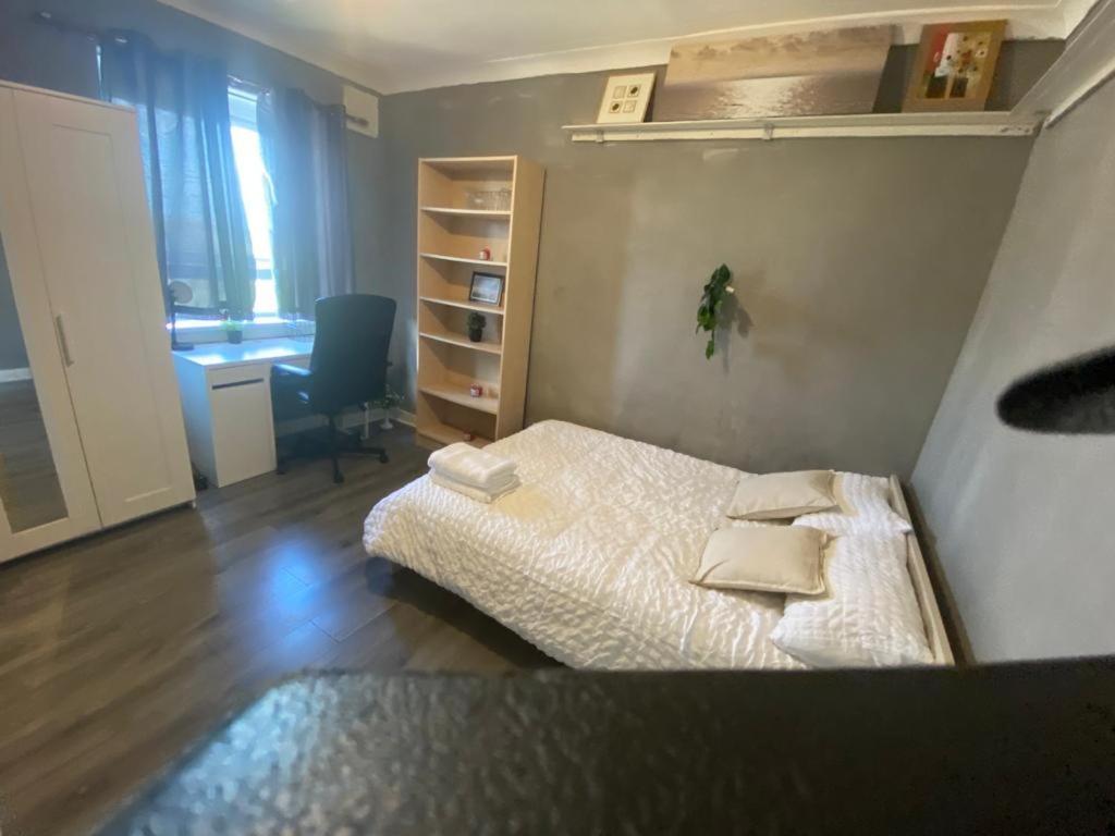Lovely Private Room In Sandilands Dr Ab24 Aberdeen Eksteriør billede